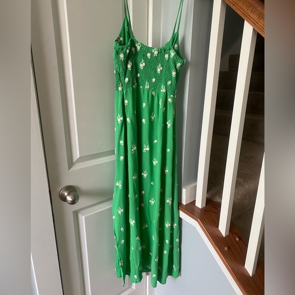 GUC ZARA KELLY GREEN FLORAL EMBROIDERED MIDI DRESS SZ M - Picture 10 of 10